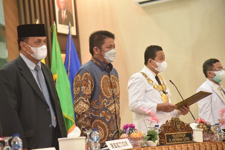Hadiri Pelantikan Mahasiswa Fakultas Kedokteran Universitas Sriwijaya. (Foto : Humas Prov. Sumsel)