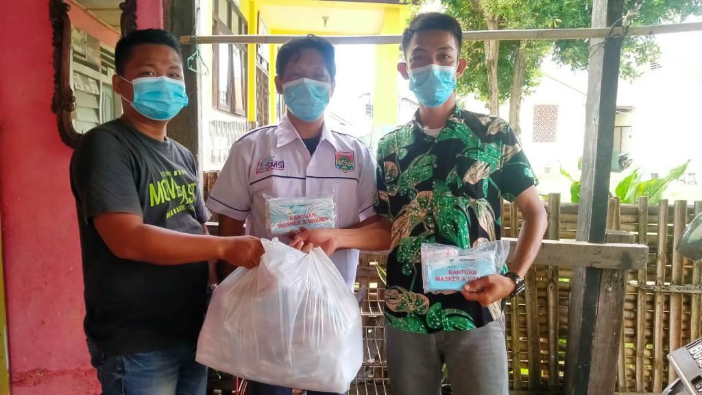 Bersama BBJ dan SMSI Silampari, Karang Taruna Lubuklinggau Bagikan Masker dan Vitamin