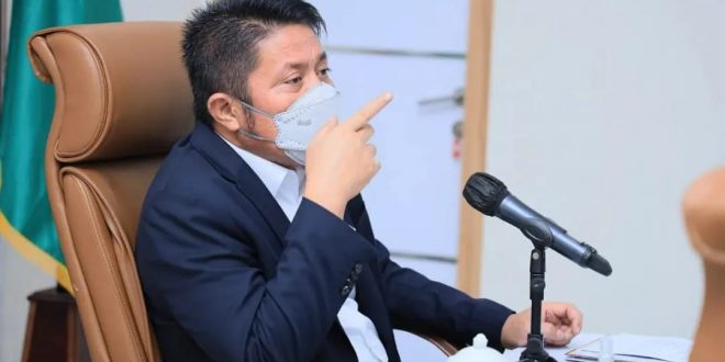Hadiri Pembahasan Perkembangan Covid-19 dan Evaluasi PPKM di Luar Jawa - Bali. (Foto : Humas Prov. Sumsel)