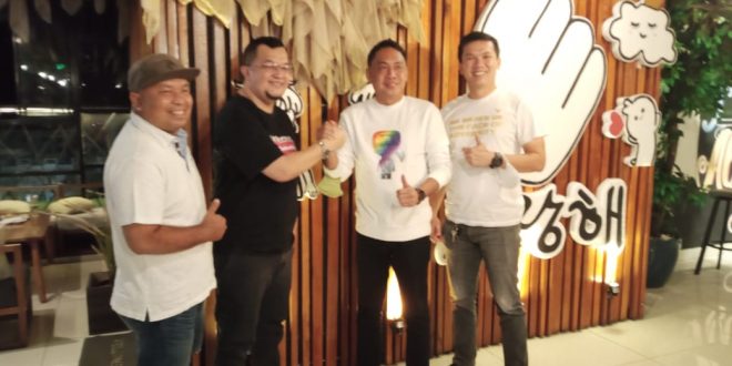 Pengurus ISSI Kota Lubuklinggau bersama Ketua KONI Sumsel, Hendri Zainuddin.