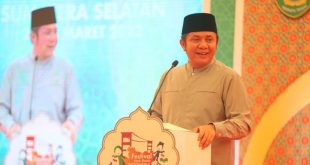 Menteri BUMN RI H. Erick Thohir dan Gubernur Sumatera Selatan (Sumsel) H. Herman Deru didampingi Ketum DPP BKPRMI, Said Aldi al Idrus dan Ketua BPKPRMI Sumsel Firdaus secara resmi menutup Festival Anak Soleh Indonesia (FASI) XI Tingkat Nasional Tahun 2022 yang ditandai dengan penekanan tombol sirine bertempat di Main Dinning Hall Jakabaring Sport City (JSC) Palembang, pada hari Minggu (27/3). (Foto : Humas Prov. Sumsel)