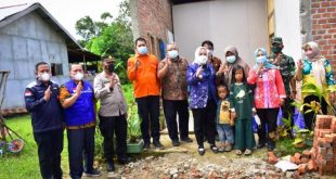 Bupati Musi Rawas, Hj. Ratna Machmud, Turun Langsung Bantu Korban Puting Beliung di STL Ulu Terawas