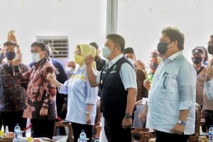 Dampingi Menko Perekonomian RI Bantuan Program Replanting  Sawit  di Muara Enim. (Foto : Humas Prov. Sumsel)