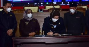 DPRD dan Pemkab Musi Rawas menggelar Rapat Paripurna Terbuka dengan agenda Penandatanganan Nota Kesepahaman (MoU) dan Penetapan Keputusan DPRD Kabupaten Musi Rawas tentang Program Rancangan Pembentukan Peraturan Daerah (Propemperda) Tahun 2022 pada hari Rabu tanggal 9 Maret 2022. (foto : MusiNews.id/Febri/DPRD Musi Rawas)