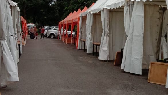 Suasana Stand Bazaar UMKM di MBA South Sumatera yang sepi pembeli pada hari Kamis tanggal 24 Maret 2022. (foto : refo)