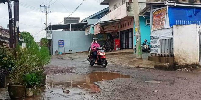 Kondisi Jalan di Lunjuk Jaya Kelurahan Lorok Pakjo Kecamatan Ilir Barat I Kota Palembang