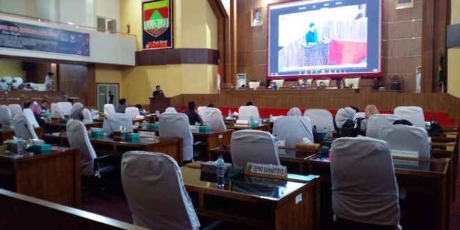 Suasana Rapat Paripurna DPRD Kabupaten Musi Rawas pada hari Rabu tanggal 9 Maret 2022. (foto : MusiNews.id/Febri)