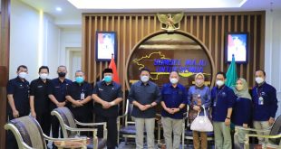 PT. RS Pelabuhan Jakarta dalam rangka HUT RS Pelabuhan dan Grand Launching RS Pelabuhan Palembang di ruang tamunya, pada hari Kamis (21/4) siang. (Foto : Humas Prov. Sumsel)