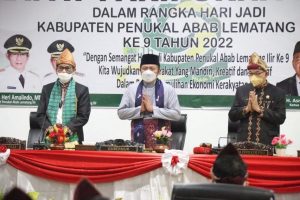 H. Herman Deru ketika menghadiri rapat paripurna HUT ke 9 Kabupaten PALI, pada hari Jum'at (22/4). (Foto : Humas Prov. Sumsel)