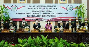 H. Herman Deru ketika memberikan arahan pada Rapat Paripurna Istimewa dalam rangka HUT Kabupaten Banyuasin di ruang rapat paripurna DPRD Kabupaten Banyuasin, pada hari Senin (11/4) siang. (Foto : Humas Prov.go.id