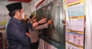 H. Herman Deru saat peninjauan arus mudik di gerbang tol Kayuagung OKI, pada hari Jum'at (29/4). (Foto : Humas Prov. Sumsel)