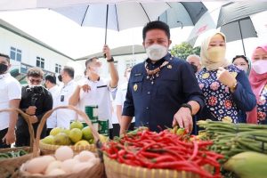 TP PKK Provinsi Sumsel di bawah kepemimpinan Hj. Febrita Lustia Herman Deru terus bergerak membantu meringankan beban masyarakat menjelang puasa Ramadhan 1443 Hijriah. (Foto : Humas Prov. Sumsel)