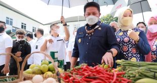 TP PKK Provinsi Sumsel di bawah kepemimpinan Hj. Febrita Lustia Herman Deru terus bergerak membantu meringankan beban masyarakat menjelang puasa Ramadhan 1443 Hijriah. (Foto : Humas Prov. Sumsel)