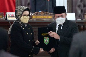 DPRD Provinsi Sumatera Selatan besama Gubernur Sumatera Selatan menyepakati 3 Rancangan Peraturan Daerah (Raperda) dan 1 Raperda perpanjangan waktu pembahasannya, pada Paripurna XLVI (46) dengan agenda penyampaian laporan hasil pembahasan dan penelitian pansus terhadap 4 (empat) Raperda Prov. Sumsel, Kamis (17/3/2022). (Foto : Humas DPRD Prov. Sumsel)