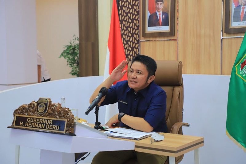 Gubernur Sumsel H. Herman Deru sebagai Narasumber pada acara Sarasehan HUT ke-15 Kabupaten Empat Lawang dengan tema "Empat Lawang Menuju Kancah Nasional" yang digelar secara virtual di Command Center Kantor Gubernur Sumsel, pada hari Rabu (11/5). (Foto : Humas Prov. Sumsel)