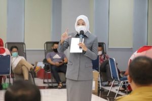 Ketua Palang Merah Indonesia (PMI) Kota Palembang, Fitrianti Agustinda, hadir di kegiatan donor darah BRI. (Foto : DisKominfo Palembang)