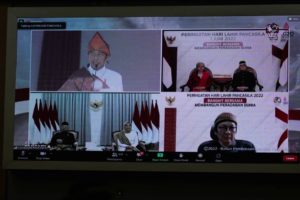 Ir. H. SA Supriono berkesempatan mengikuti Upacara Peringatan Hari Pancasila secara virtual bertempat di auditorium Binapraja kantor Gubernur Sumsel, pada hari Rabu (1/6). (Foto : Humas Prov. Sumsel)