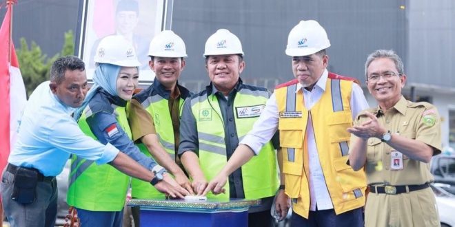 Pemerintah Provinsi Sumatera Selatan, Pemkot Palembang dan Kementerian Pekerjaan Umum (PU) membangun flyover yang ditandai dengan Groundbreaking oleh Gubernur Sumsel H. Herman Deru, pada hari Selasa (7/6). (Foto : Humas Prov. Sumsel)