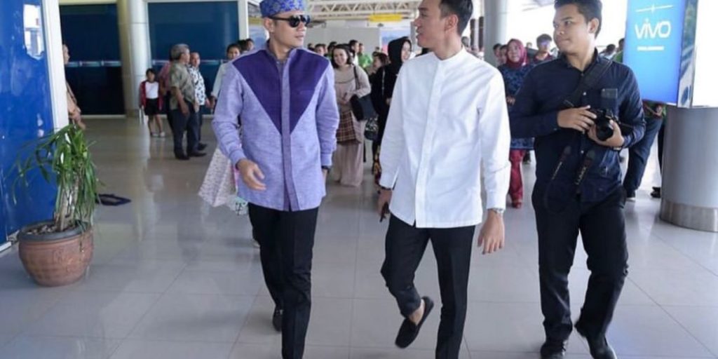 Sekretaris DPD Partai Demokrat, Muchendi, bersama Ketua Umum DPP Partai Demokrat, Agus Harimurti Yudhoyono. (foto : MusiNews.id/Edi Triono)