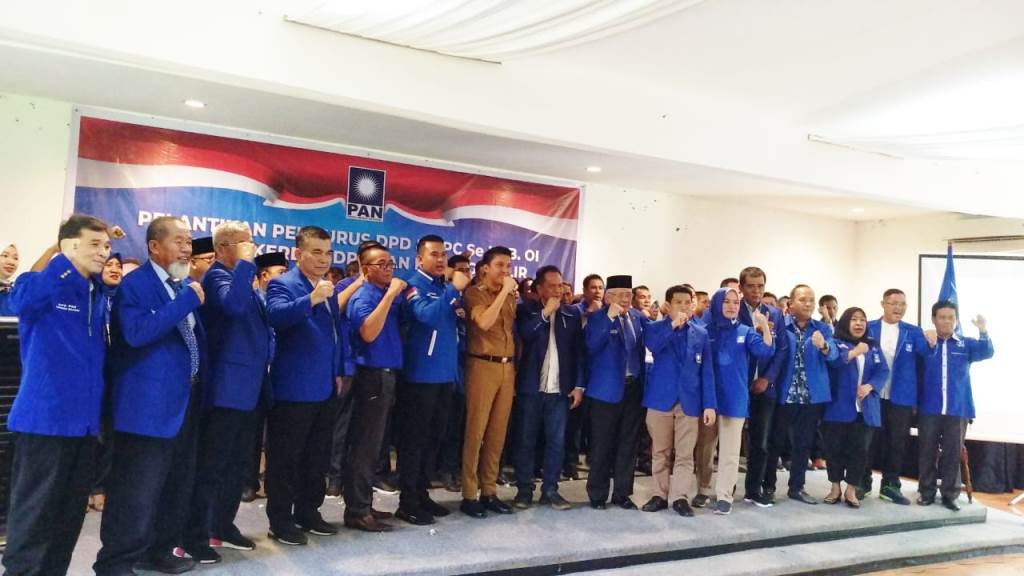 Bupati Kabupaten Ogan Ilir, Panca Wijaya Akbar, saat menghadiri acara pelantikan Pengurus Dewan Pimpinan Daerah (DPD) Partai Amanat Nasional Kabupaten Ogan Ilir pada hari Senin tanggal 20 Juni 2022. (foto : MusiNews.id/Irvan)