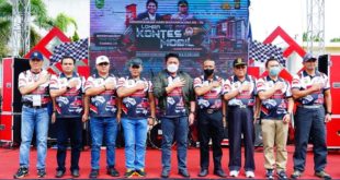 H. Herman Deru saat pembukaan Lomba Kontes Mobil klasik diselenggarakan oleh Polda Sumsel di Halaman Gedung DPRD, pada hari Sabtu (16/7). (Foto : Humas Prov. Sumsel)