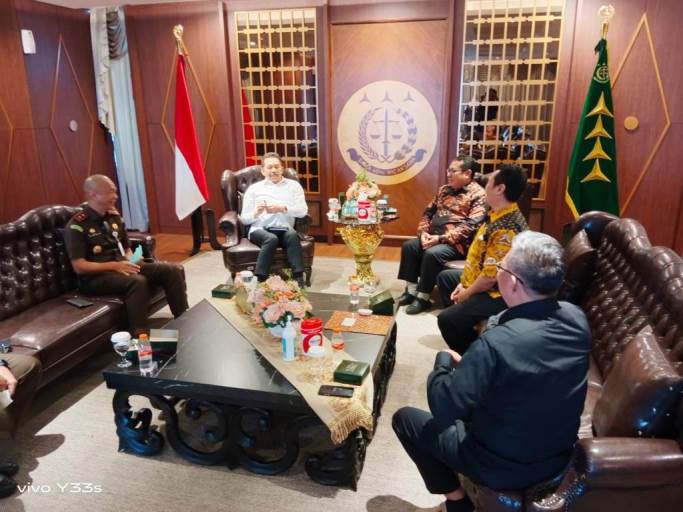 Jaksa Agung Republik Indonesia, ST Burhanuddin, menerima audiensi pengurus SMSI. (foto : SMSI Sumsel)
