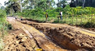 Kondisi Jalan Rusak di Kecamatan Kisam Tinggi Kabupaten OKU Selatan. (foto : SMSI Sumsel/Ayik OKUS)
