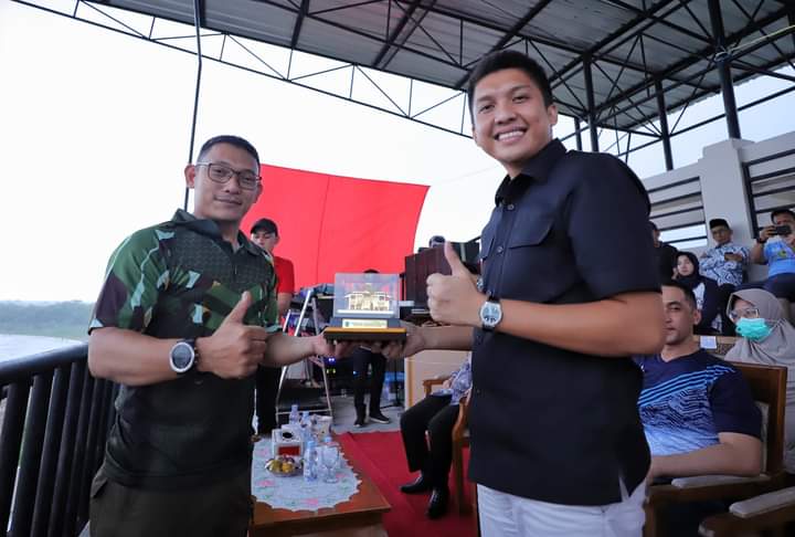 Bupati Kabupaten Ogan Ilir, Panca Wijaya Akbar, gelar pisah sambut dengan Kapolres Ogan Ilir. (foto : Humas Pemkab Ogan Ilir)