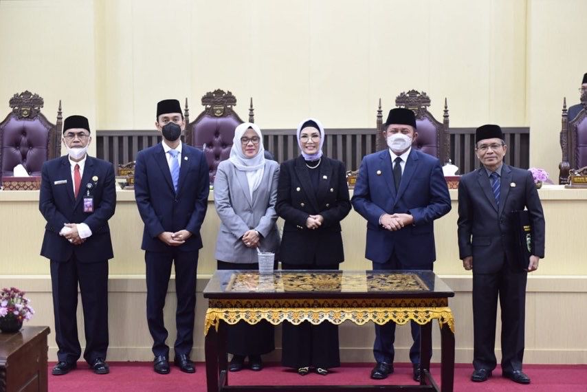 H. Herman Deru dan Ketua DPRD Sumsel Hj. RA Anita Noeringhati Rapat Paripurna ke LVI (54) DPRD Provinsi Sumsel, pada hari Rabu (31/8). (Foto : Humas Prov. Sumsel)