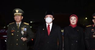 menggelar Upacara kehormatan renungan suci di Taman Makam Pahlawan Ksatria Ksetra Siguntang Palembang. Pada hari Selasa (16/8) malam. (Foto : Humas Prov. Sumsel)