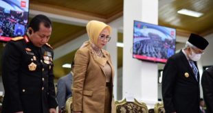 Pimpinan dan Anggota Dewan Perwakilan Rakyat Daerah (DPRD) Provinsi Sumatera Selatan (Sumsel) mendengarkan pidato kenegaraan Presiden Republik Indonesia, Ir. Joko Widodo, dalam Rapat Paripurna Istimewa pada hari Selasa tanggal 16 Agustus 2022 di Ruang Rapat Paripurna DPRD Provinsi Sumsel. (Foto : Humas DPRD Prov. Sumsel)