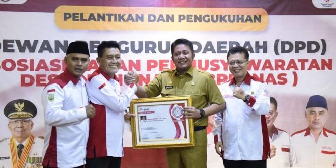 H. Herman Deru menghadiri Pelantikan dan Pengukuhan Dewan Pengurus Daerah DPD Asosiasi Badan Permusyawaratan Desa Nasional (ABPEDNAS) Prov Sumsel Periode 2022-2027 di Hotel Swarna Dwipa, pada hari Senin (19/9). (Foto : Humas Prov. Sumsel)