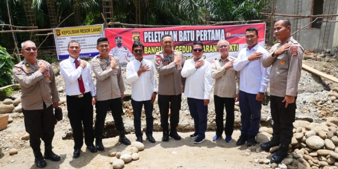 peletakan batu pertama (groundbreaking) pembangunan Gedung Barang Bukti Polres Lahat pada Senin (5/9).