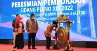 H. Herman Deru mendampingi Wapres RI Prof. Dr. (H.C) K.H. Ma’ruf Amin dalam rangkaian kunkernya hari kedua di Palembang Sumsel, pada hari Rabu (7/9). (Foto : Humas Prov. Sumsel)