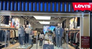 Dengan konsep Levi’s® NextGen Store, Original Levi's® Store di Palembang Icon menghadirkan pengalaman belanja yang sangat dipersonalisasi bagi konsumen