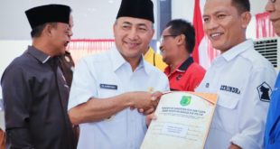 Pj Bupati Apriyadi Lantik Kepengurusan 3 Forum di Muba. (Foto : Humas Pemkab Muba)