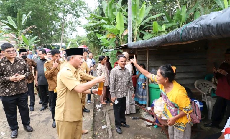 Langsung Bawa Oleh-Oleh Kebutuhan Warga Epil Barat (Foto:Pemkab Muba)