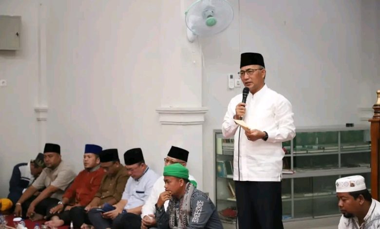 Penjabat Bupati Musi Banyuasin H Apriyadi mengajak seluruh masyarakat untuk terus mengaplikasikan akhlak Nabi Muhammad SAW (Foto:Pemkab Muba)