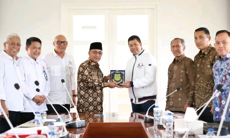 Pj Bupati Muba Drs Apriyadi MSi di Kantor Perwakilan Musi Banyuasin di Palembang(Foto: Pemkab Muba)