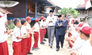 berkumpul usai Pelaksanaan Pelantikan Kepala Desa Terpilih periode 2022-2028 di Kecamatan Sungai Keruh (Foto: Pemkab Muba)