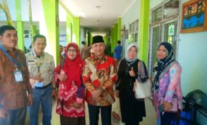 Buat Kaget Guru, Rebutan Minta Swafoto (Foto: Pemkab Muba)