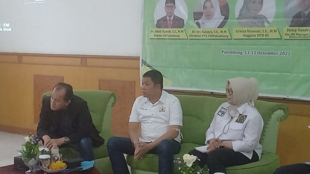 Ketua KADIN Sumsel, Affandi Ujdi, menjadi Narasumber pada kegiatan Lokakarya Visi Misi Program Pasca Sarjana Universitas Muhammadiyah Palembang yang mengusung tema Kompetensi Lulusan yang dibutuhkan di Dunia Kerja, pada hari Selasa siang tanggal 13 Desember 2022 di Ruang 2 Gedung Pasca Sarjana.