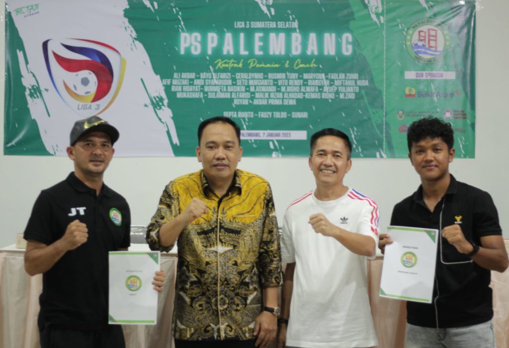 Presiden Klub PS Palembang Ratu Dewa bersama Manager Liga 3 Zulfikar.