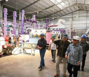 Pj. Bupati Musi Banyuasin, H. Apriyadi Mahmud, melakukan visit ke lokasi pembuatan mesin Minyak Goreng di PT Pura Barutama Divisi Engineering tanggal 10 Februari 2023. (Foto : Humas Pemkab MUBA)