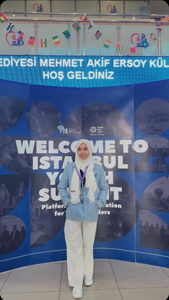 mahasiswi Univeraitas Islam Negeri (UIN) Raden Fatah Palembang ini, berhasil menjadi delegasi Indonesia dalam ajang Istanbul Youth Summit 2023 di Turki, pada 6-9 februari 2023.