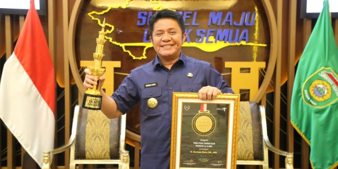 Anugerah Grand IKADI Award 2022 bertempat di  Aruna Senggigi Resort & Convention, Sabtu (22/1). (Foto : Humas Prov. Sumsel)