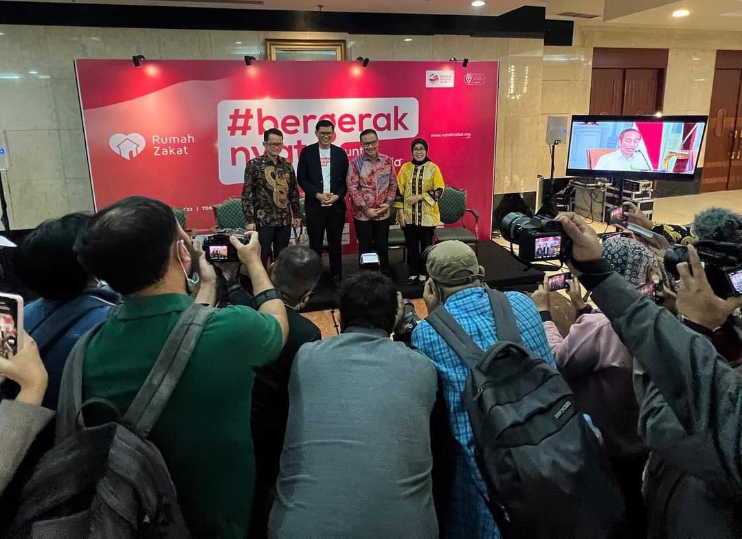 Rumah Zakat meluncurkan Gerakan #BergerakNyata untuk Indonesia. Gerakan ini bertujuan mengajak masyarakat melakukan aksi nyata untuk kebaikan diri sendiri dan sekitarnya. (foto : Rumah Zakat)