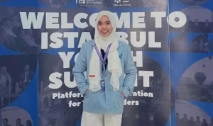Diah Nada, mahasiswi Program Studi Hukum Ekonomi Syariah (HES) Fakultas Syariah dan Hukum Universitas Islam Negeri (UIN) Raden Fatah Palembang, berhasil terpilih sebagai delegasi resmi Indonesia dalam ajang prestisius Istanbul Youth Summit (IYS) 2023 di Turki. (MUSINEWS.ID/TRI) Diah Nada, mahasiswi Program Studi Hukum Ekonomi Syariah (HES) Fakultas Syariah dan Hukum Universitas Islam Negeri (UIN) Raden Fatah Palembang, berhasil terpilih sebagai delegasi resmi Indonesia dalam ajang prestisius Istanbul Youth Summit (IYS) 2023 di Turki. (MUSINEWS.ID/TRI)