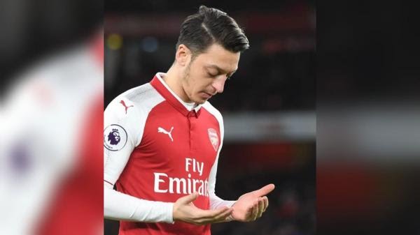 Mesut Ozil Pensiun di Usia 34 Tahun, Pesepakbola Muslim yang Taat Beribadah. Foto: (Ist/Instagram)