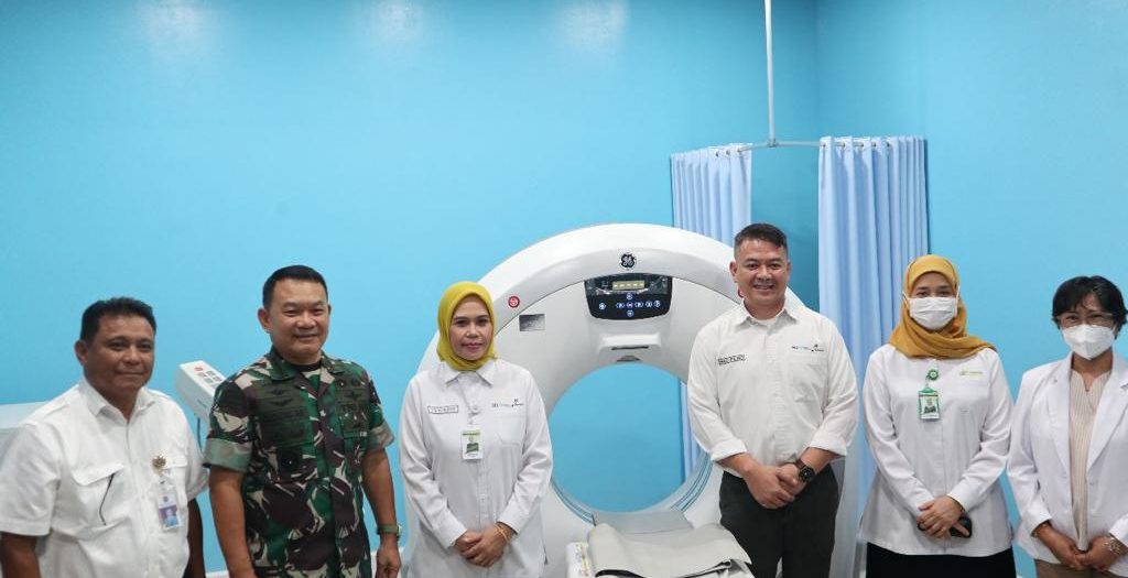 Kepala Staf TNI Angkatan Darat (KSAD) Jenderal TNI Dr. Dudung Abdurachman, S.E, M.M di Rumah Sakit Umum Pindad Bandung, Senin tanggal 27 Maret 2023.